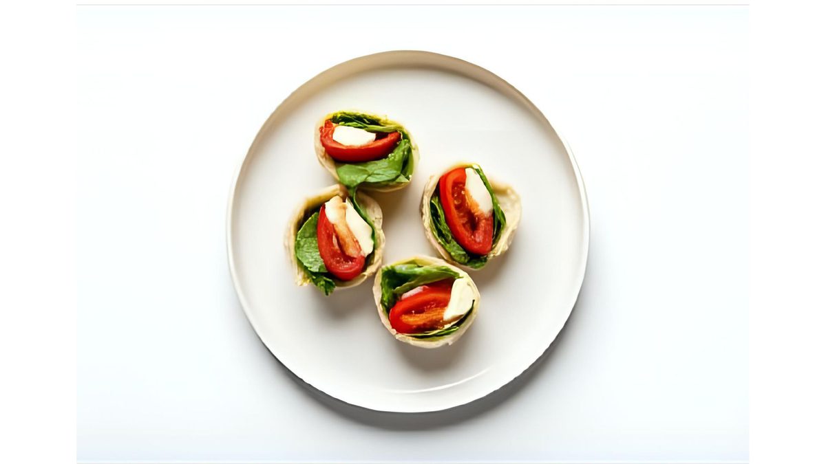 Mini wrap caprese
