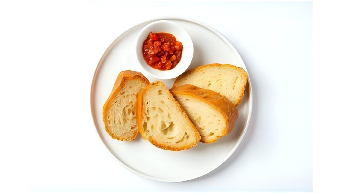 Stokbrood met tomatentapenade